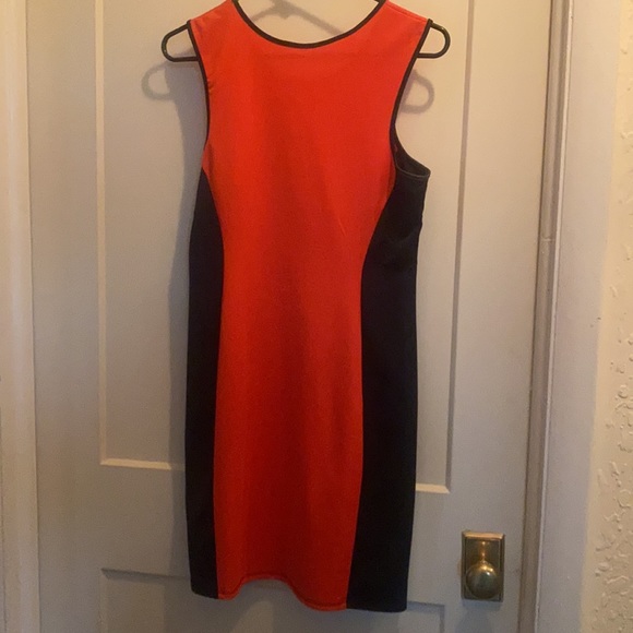 Super cute Gianni Bini mid length dress, size medium - Picture 3 of 3